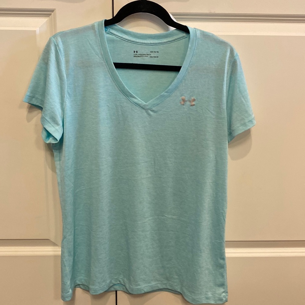 Never Worn Under Armor Heat Gear V-Neck